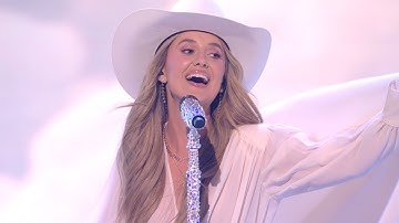 Thumbnail of Lainey Wilson - Somewhere Over Laredo (Live from 2025 American Music Awards)