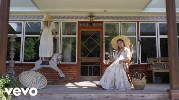 Thumbnail of Wet Leg - Chaise Longue (Official Video)