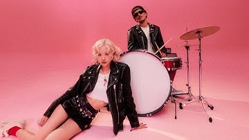 Thumbnail of ROSÉ & Bruno Mars - APT. (Official Music Video)