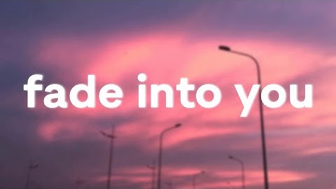 Thumbnail of Mazzy Star - Fade Into You (Lyrics)