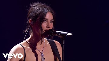 Thumbnail of Gracie Abrams - That’s So True (Live From The iHeartRadio Music Awards, 2025)