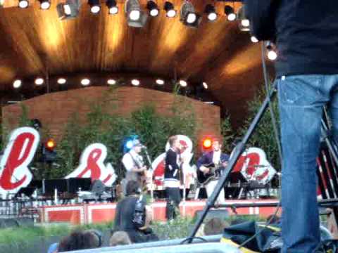 Thumbnail of Danny Saucedo  & Måns Zelmerlöw - Sverige - Efter sändningen av "Allsång på Skansen"